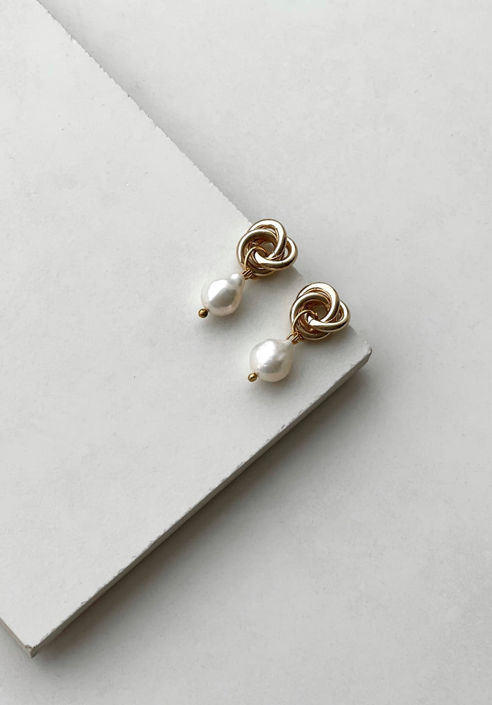 Infinity Knot Baroque Drop